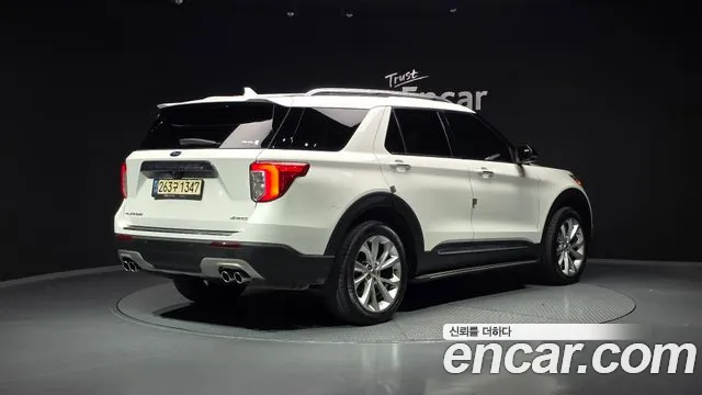 Ford Explorer Explorer 6 поколение 3.0 Platinum 4WD — Фото автомобиля 2