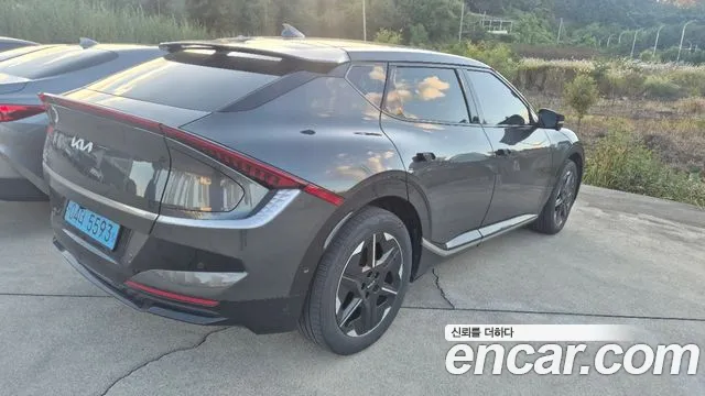Kia EV6 — Фото автомобиля 2