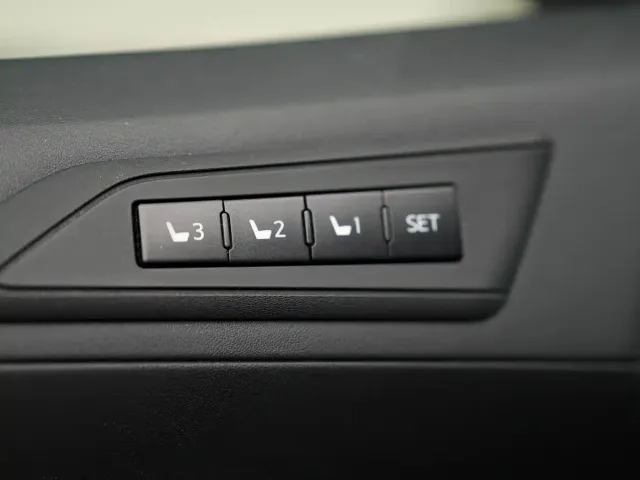 Toyota Alphard — Фото автомобиля 12