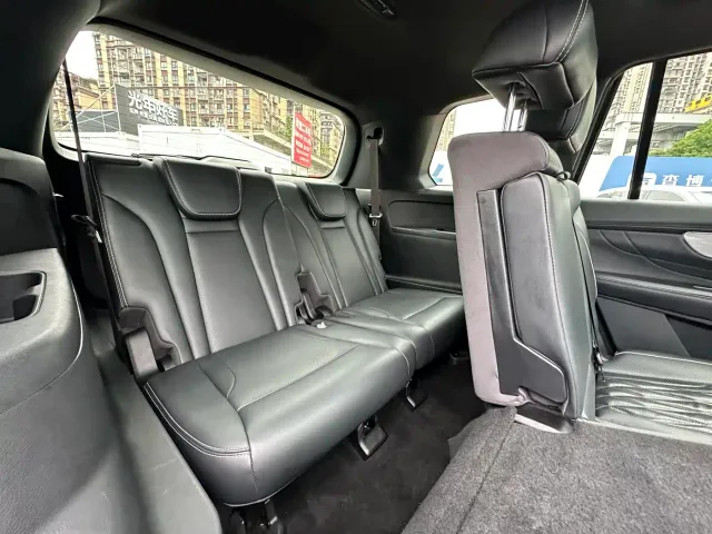 GAC Trumpchi GS8 — Фото автомобиля 16