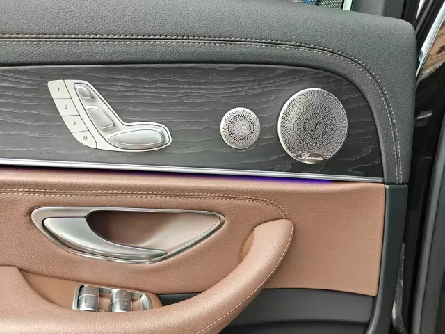 Mercedes-Benz Mercedes-Benz E-Class 2023 E 300 L Sport Luxury — Фото автомобиля 7