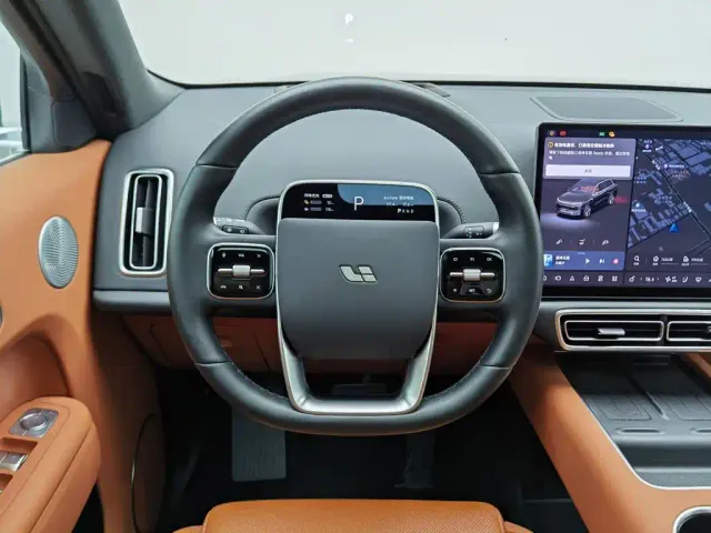 Li Auto L8 — Фото автомобиля 11