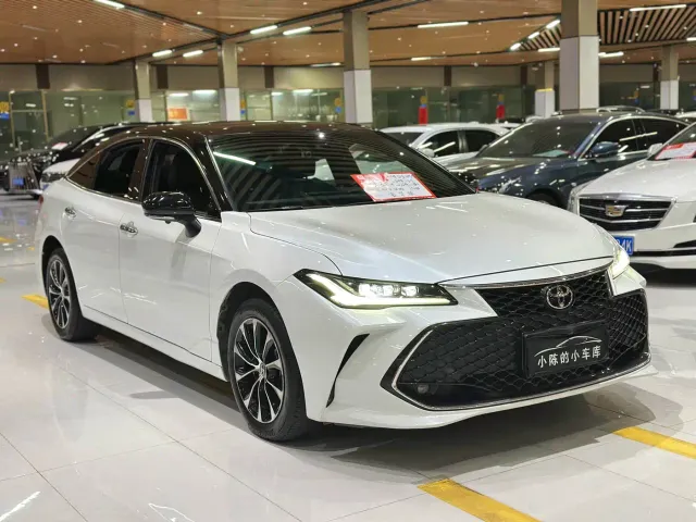 Toyota Avalon — Фото автомобиля 3