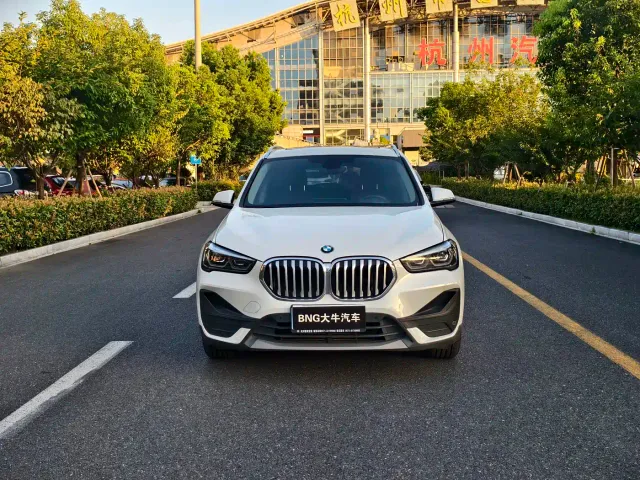 BMW X1 — Фото автомобиля 2