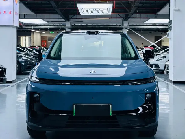 Leapmotor B10 — Фото автомобиля 2