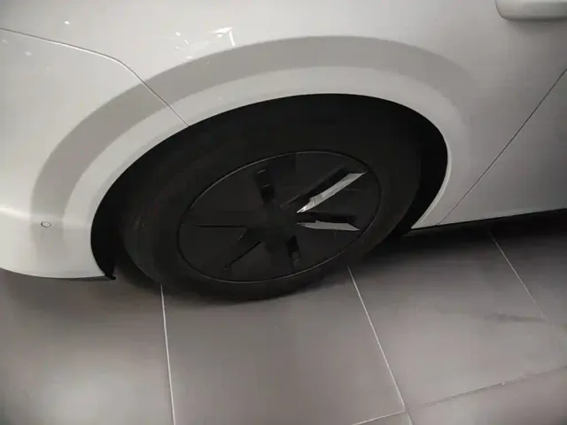 Li Auto MEGA — Фото автомобиля 24