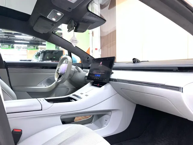 Luxeed S7 — Фото автомобиля 10