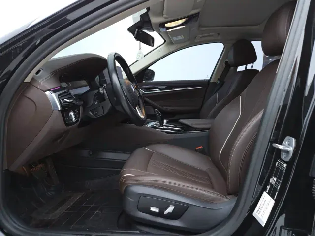 BMW 5 Series — Фото автомобиля 9
