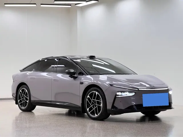 Xpeng P7+ — Фото автомобиля 3