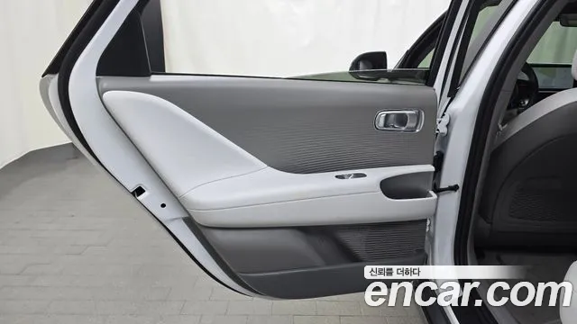 Hyundai Ioniq 6 — Фото автомобиля 14