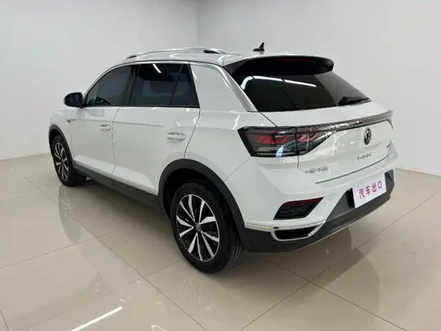 Volkswagen T-Roc — Фото автомобиля 6