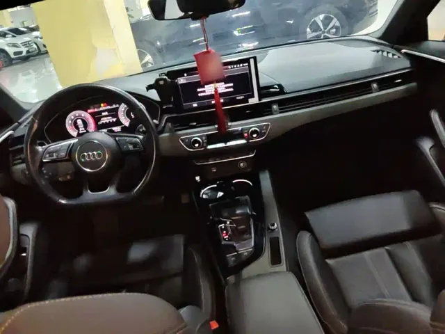 Audi A4L — Фото автомобиля 9