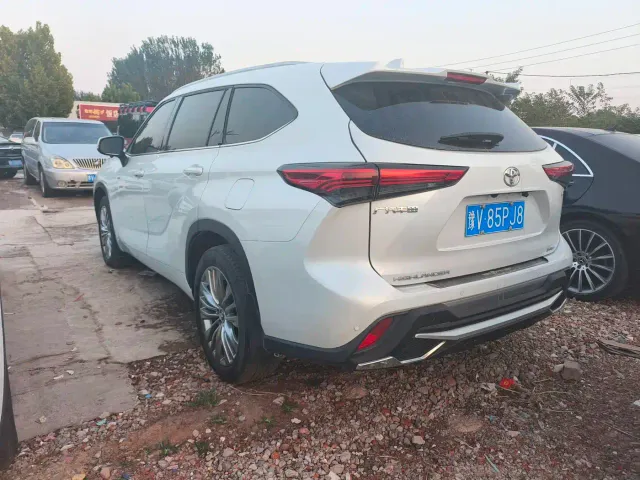 Toyota Highlander — Фото автомобиля 8