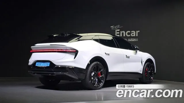 Lotus Eletre — Фото автомобиля 2