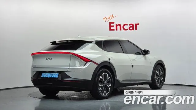 Kia EV6 — Фото автомобиля 2