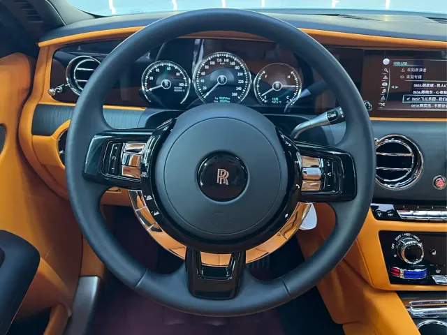 Rolls-Royce Ghost — Фото автомобиля 11