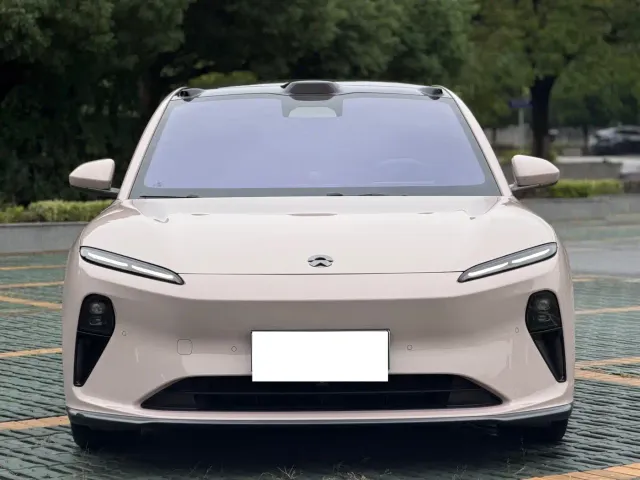 Nio ET5 — Фото автомобиля 2