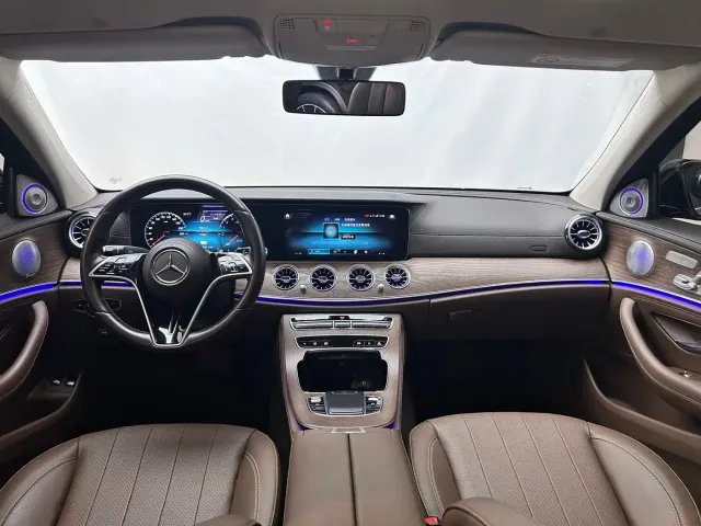 Mercedes-Benz E-Class — Фото автомобиля 12