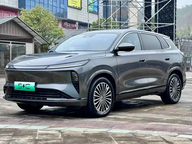 Dongfeng Aeolus L8 — Фото автомобиля 4