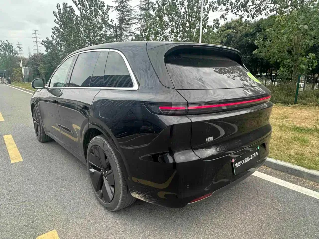 Li Auto L6 — Фото автомобиля 8
