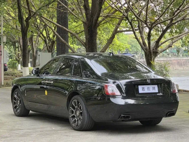 Rolls-Royce Ghost — Фото автомобиля 10