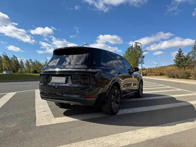 Li Auto L9 — Фото автомобиля 6