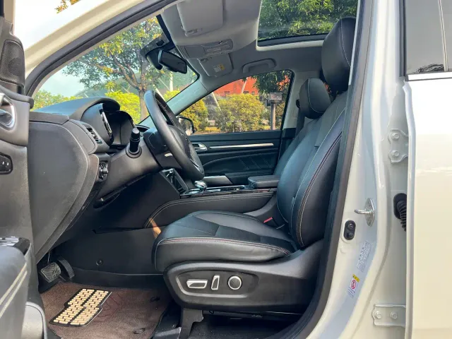 GAC Trumpchi GS8 — Фото автомобиля 9
