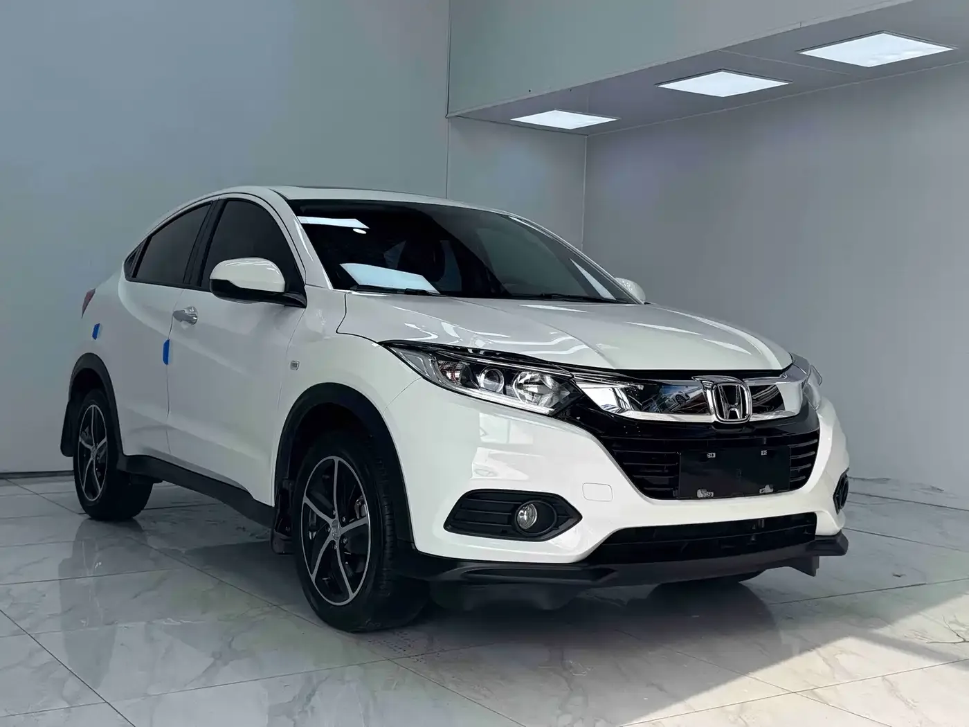 Honda Vezel 2020 1.5L CVT Pioneer — Фото автомобиля 3