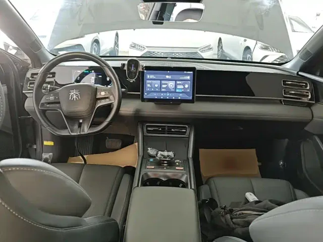 BYD Qin L — Фото автомобиля 9