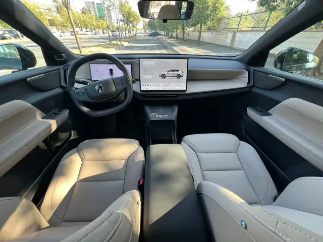 Volvo XC70 Plug-in Hybrid — Фото автомобиля 5