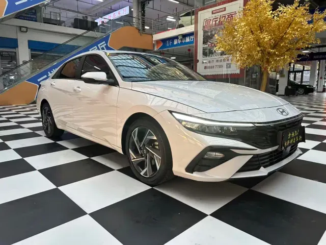 Фотография автомобиля — Hyundai Elantra