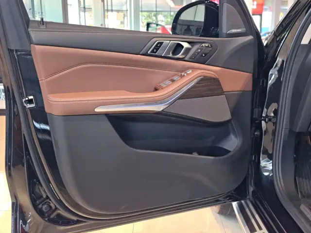 BMW X7 — Фото автомобиля 23