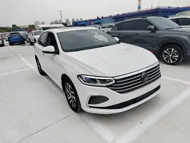 Volkswagen Lavida — Фото автомобиля 3