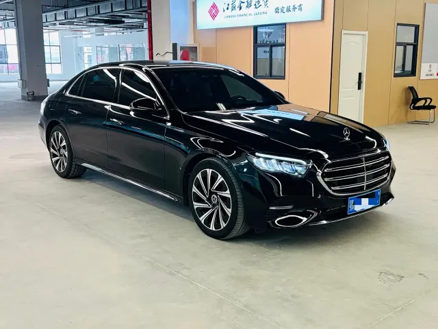 Mercedes-Benz E-Class — Фото автомобиля 3