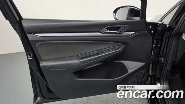 Volkswagen Golf Golf 8 поколение 2.0 TDI Prestige — Фото автомобиля 6