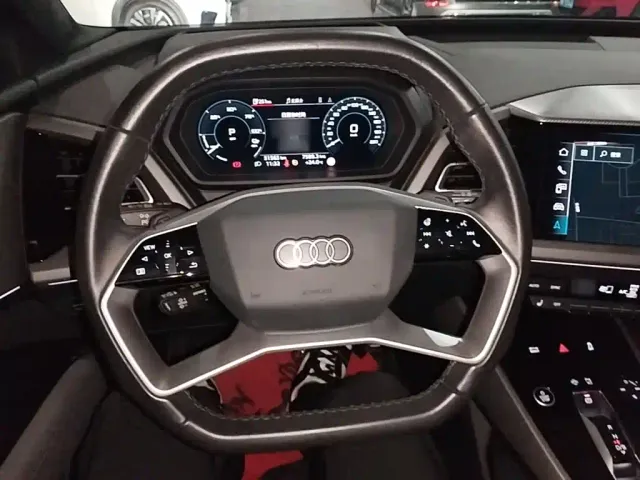 Audi Audi Q5 e-tron 2022 40 e-tron Starlight Mech Suit — Фото автомобиля 10
