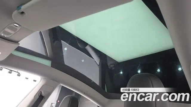 Tesla Model Y — Фото автомобиля 16