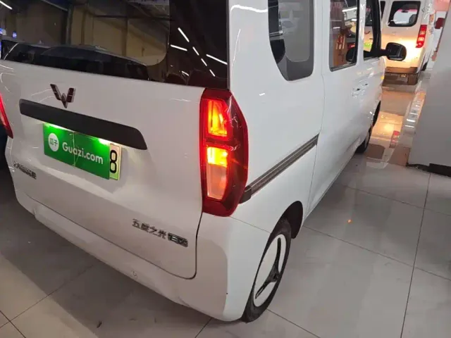 Wuling Zhiguang NEV — Фото автомобиля 23