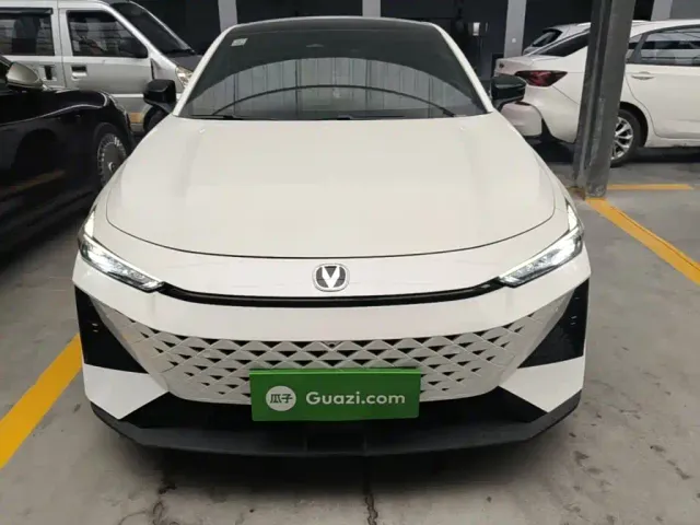 Changan UNI-V — Фото автомобиля 2