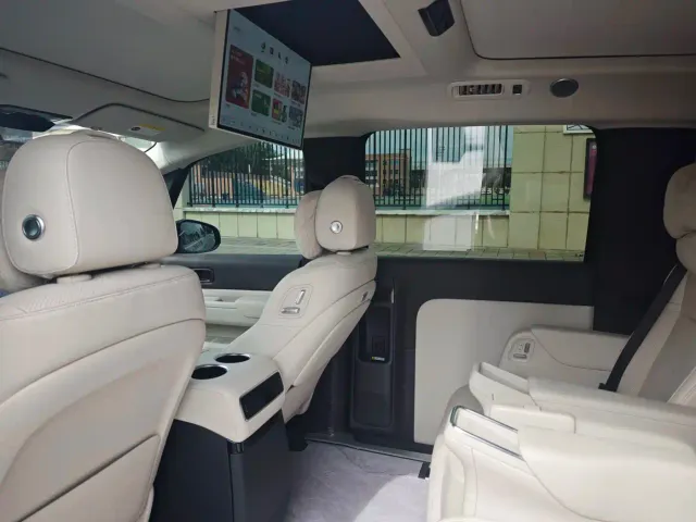 Li Auto MEGA — Фото автомобиля 5