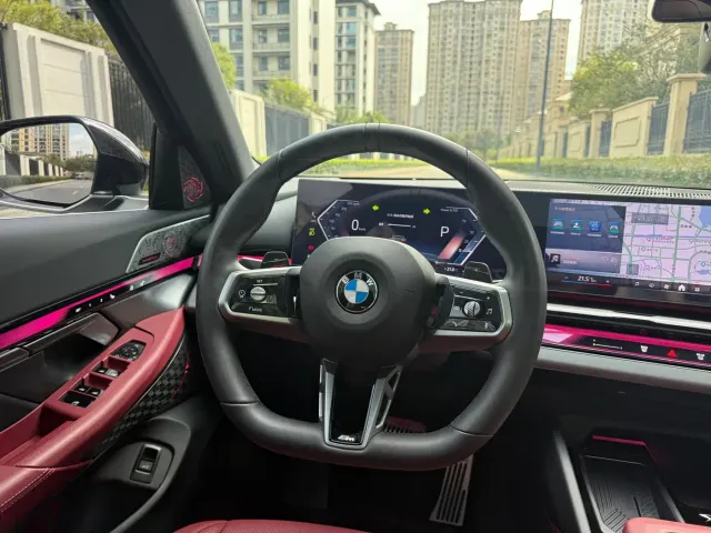 BMW 5 Series — Фото автомобиля 13