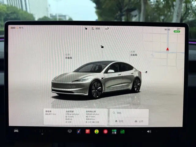 Tesla Model 3 — Фото автомобиля 15