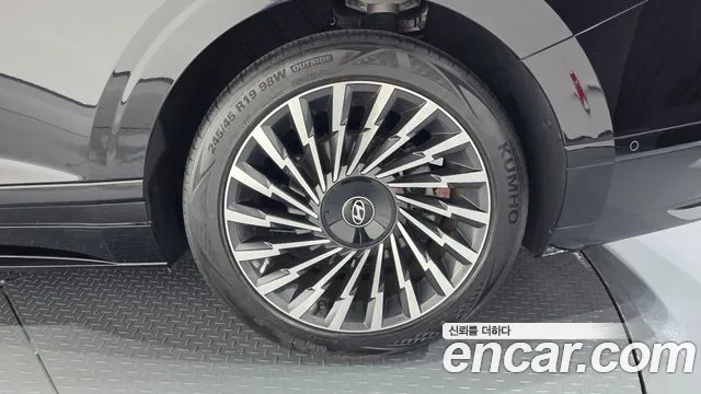 Hyundai Grandeur GN7 — Фото автомобиля 6