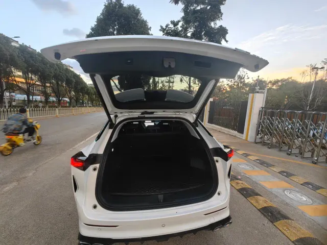 Changan Z6 — Фото автомобиля 11