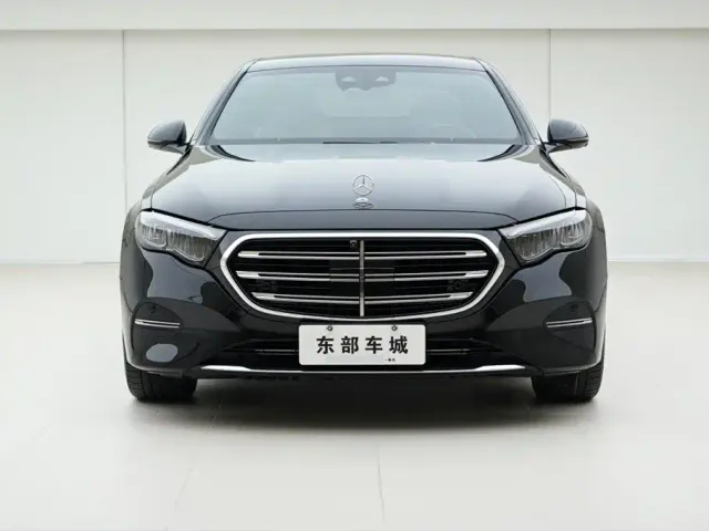 Mercedes-Benz E-Class — Фото автомобиля 2