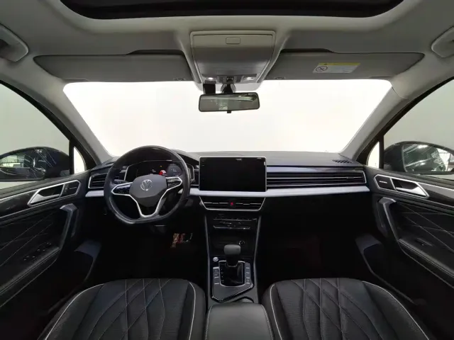 Volkswagen Tiguan L — Фото автомобиля 7