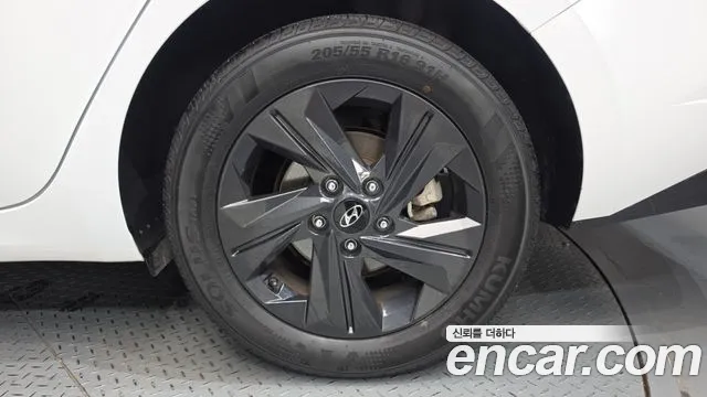 Hyundai AVANTE Avante (CN7) — Фото автомобиля 20