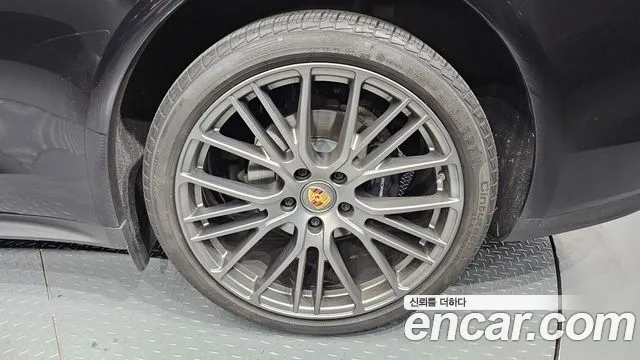 Porsche Panamera 971 — Фото автомобиля 6