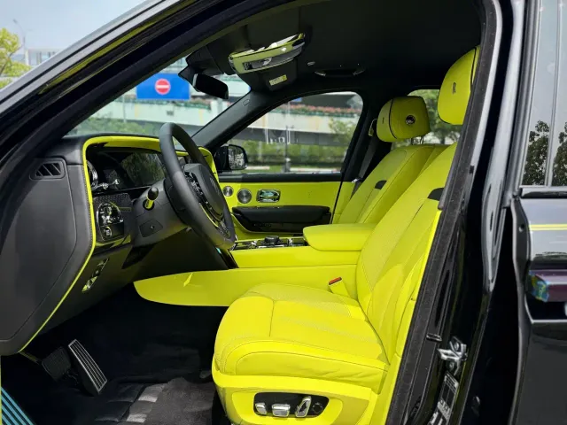 Rolls-Royce Cullinan — Фото автомобиля 15