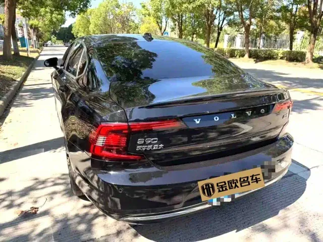 Volvo S90 — Фото автомобиля 7